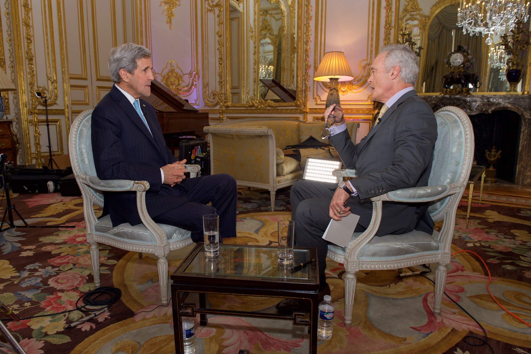 Scott Pelley of CBS News conducting a sit-down interview in 2015