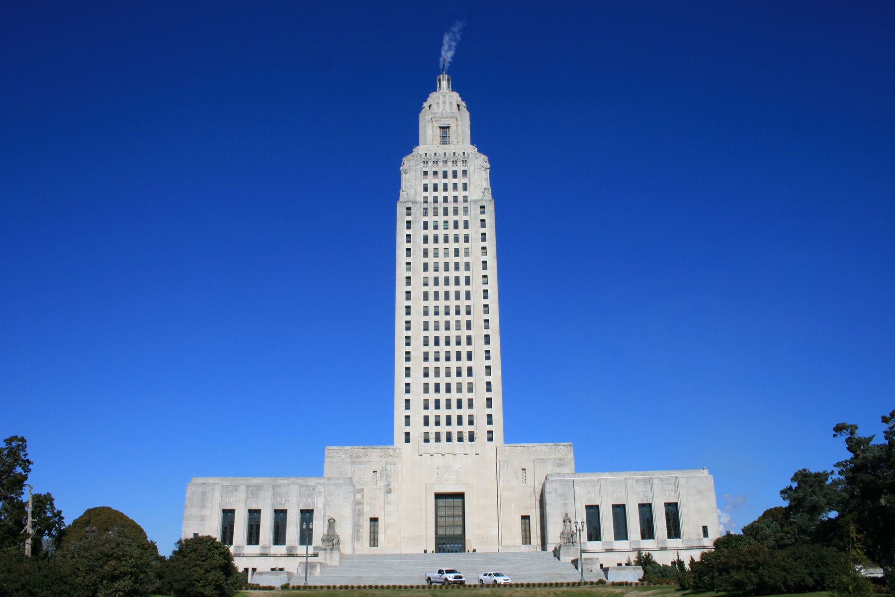 The Louisiana State Capitol in Baton Rouge, where the legislature amended the concealed handgun permit statute in 2025 without changing its age requirement