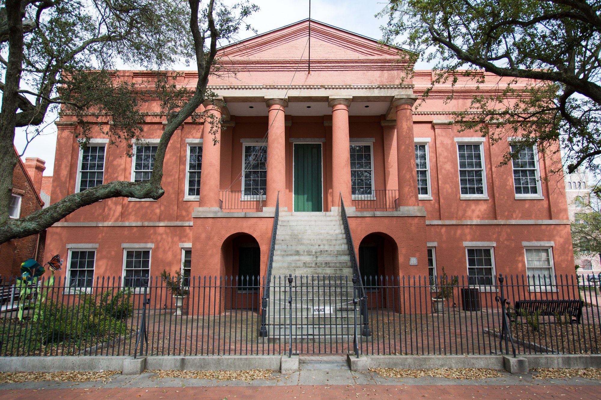 The former Norfolk County Courthouse in Olde Towne Portsmouth, Virginia