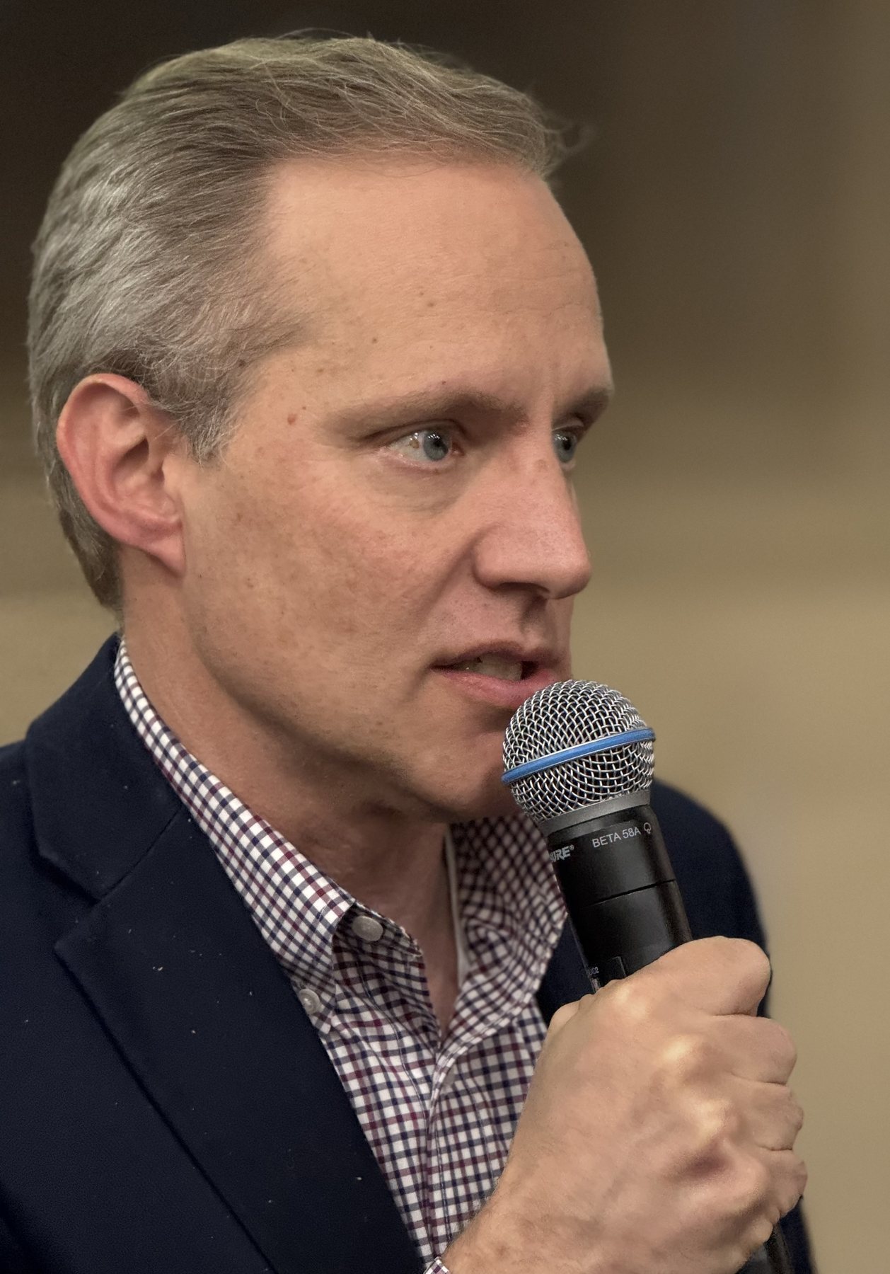 Minnesota Secretary of State Steve Simon speaking into a microphone