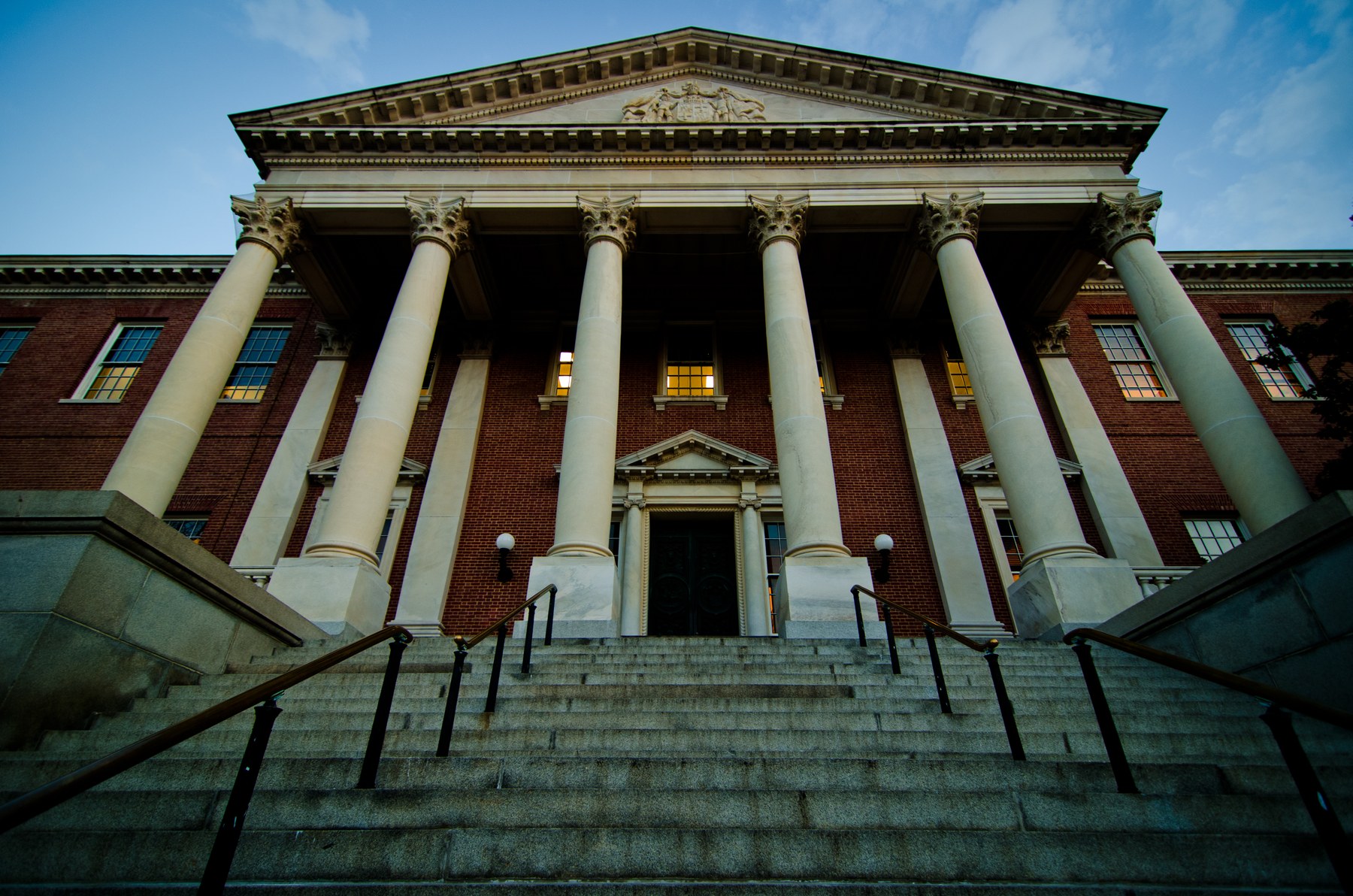 The front entrance and columns of the Maryland State House in Annapolis