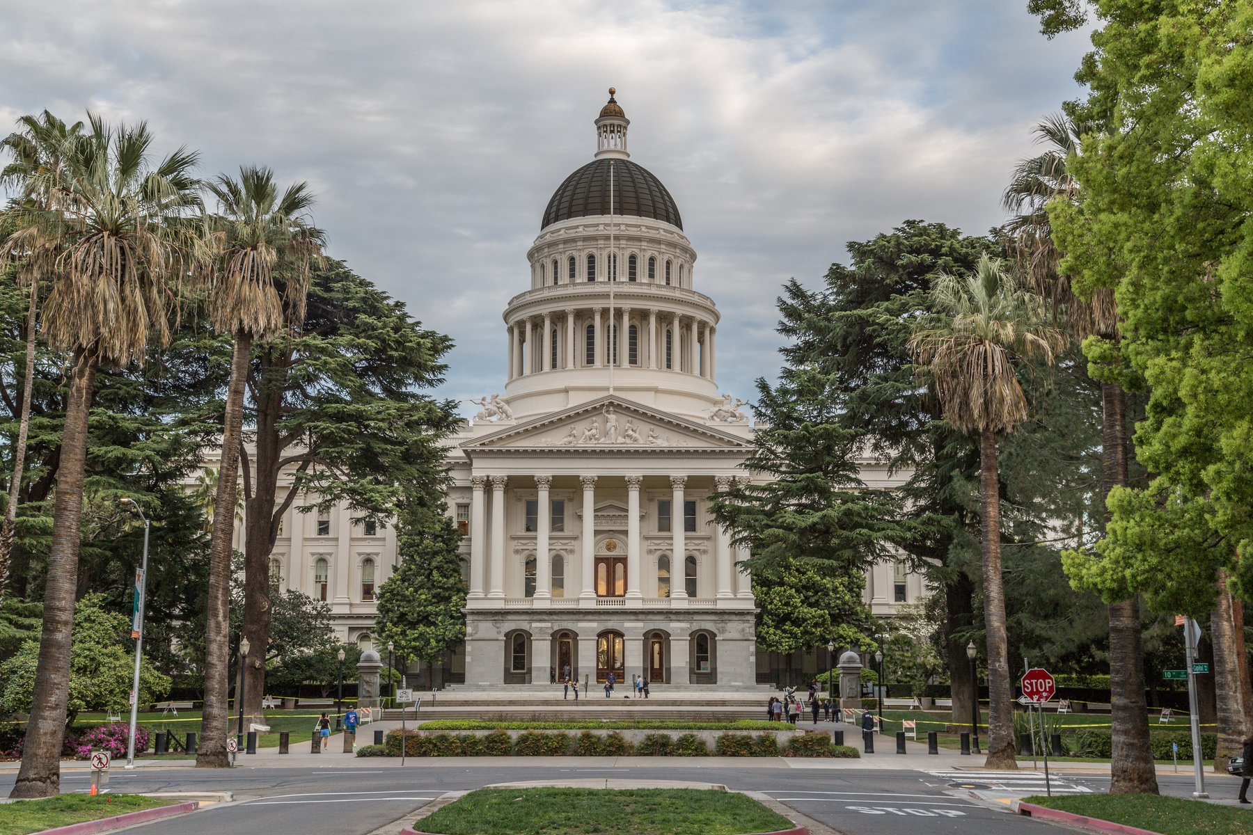 The California State Capitol in Sacramento viewed from Capitol Mall