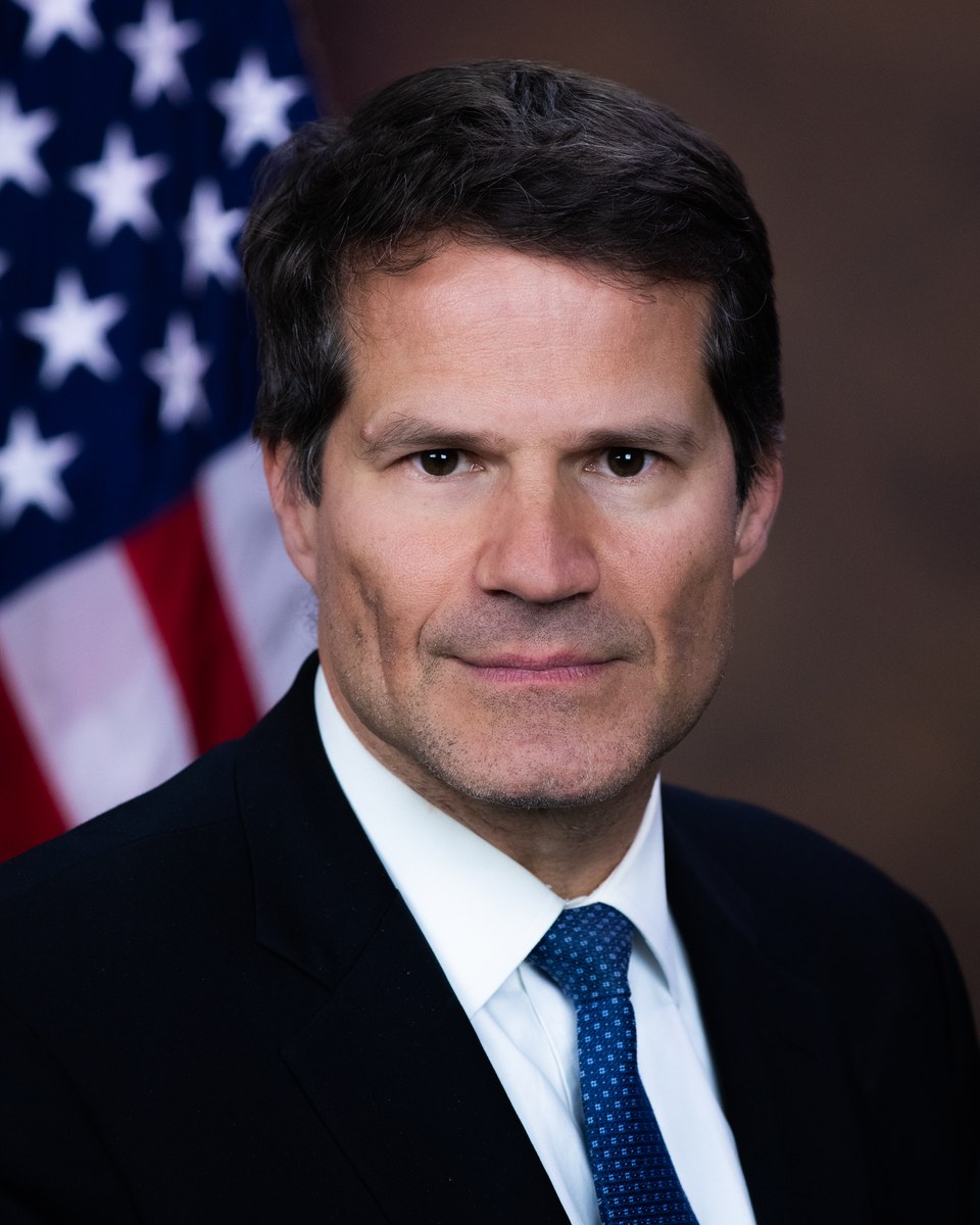 Official Department of Justice portrait of D. John Sauer, Solicitor General of the United States